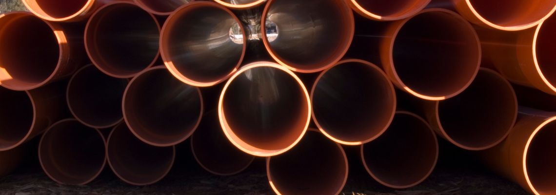 Conheças as principais características e aplicações dos tubos de PVC para redes coletoras de esgoto